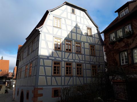 Von der Wohnung aus schaut man auf das Historische Rathaus.