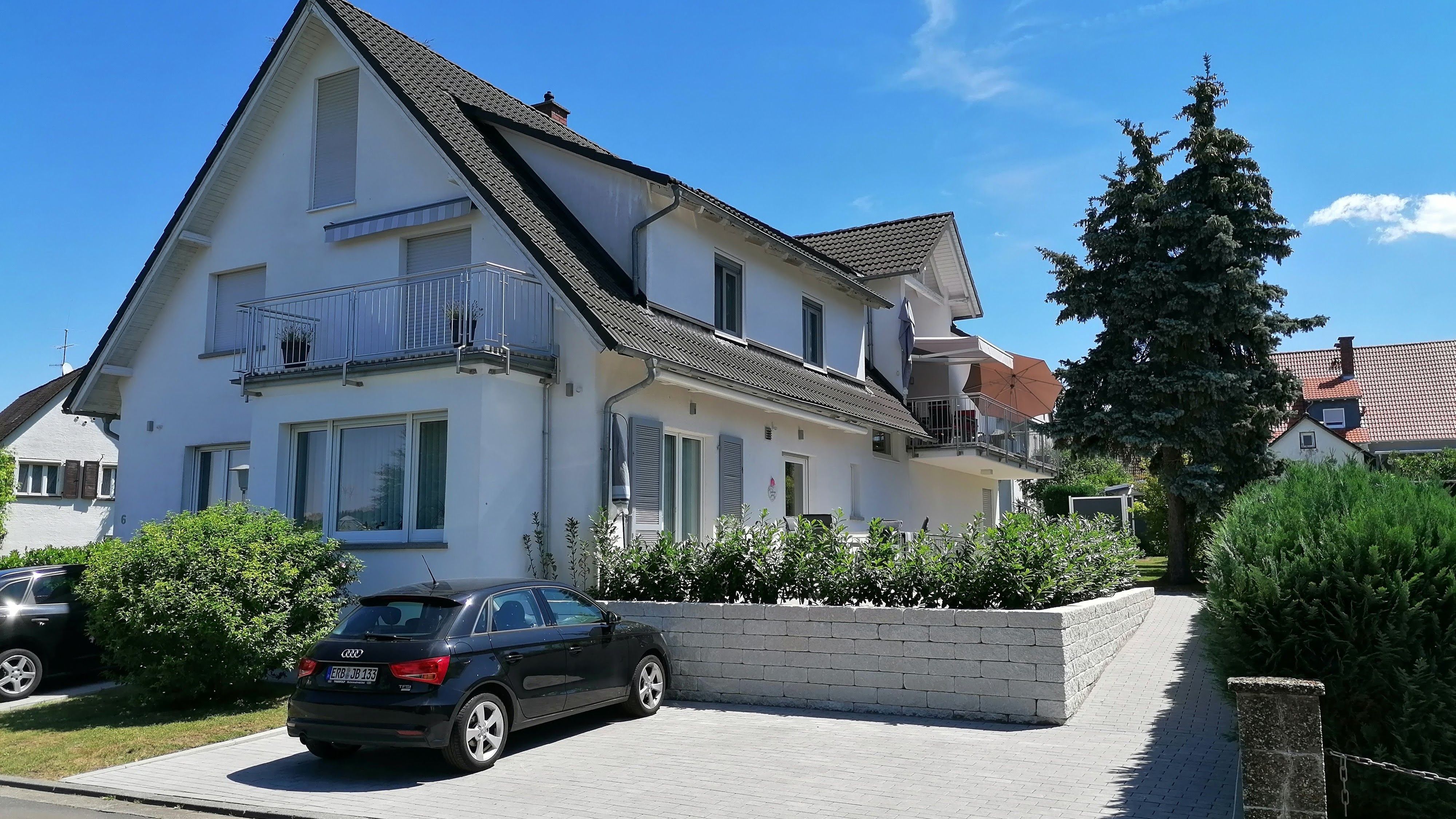 Die Ferienwohnung liegt in einem ruhigen Wohngebiet.