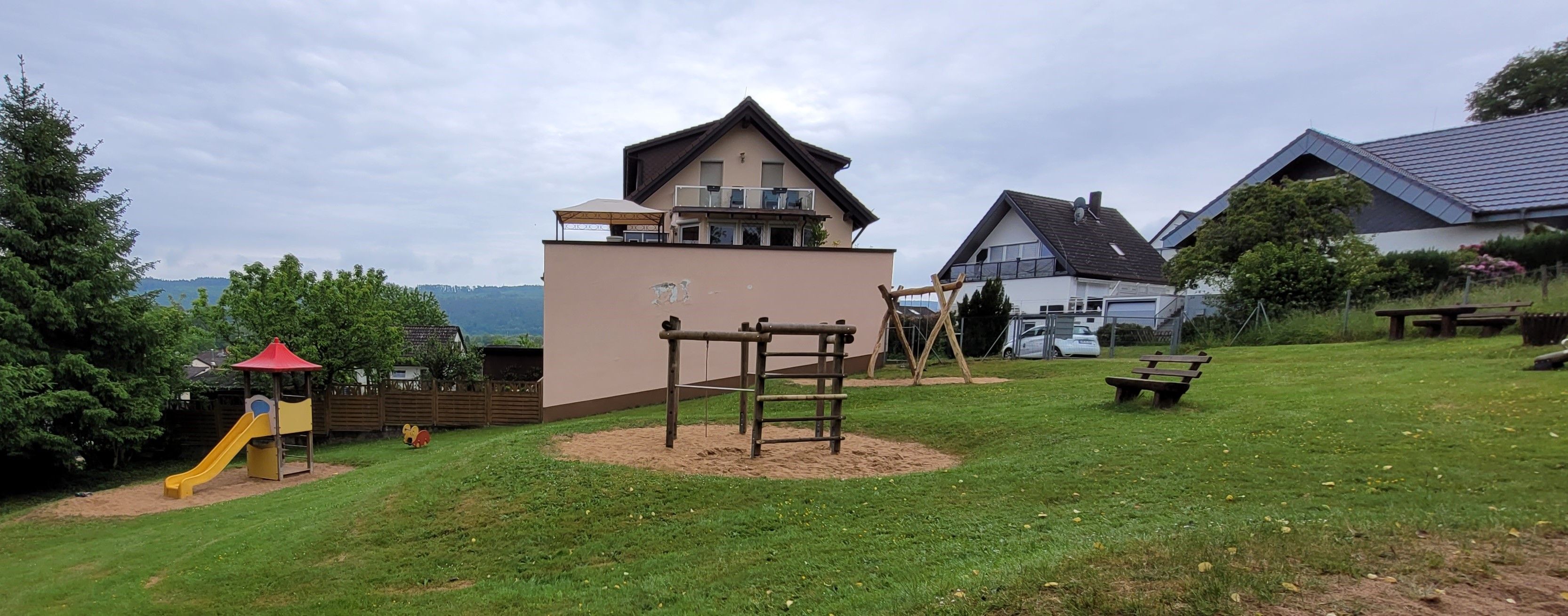 Spielplatz Steinbach Dr.-Kurt-Schuhmacher-Ring