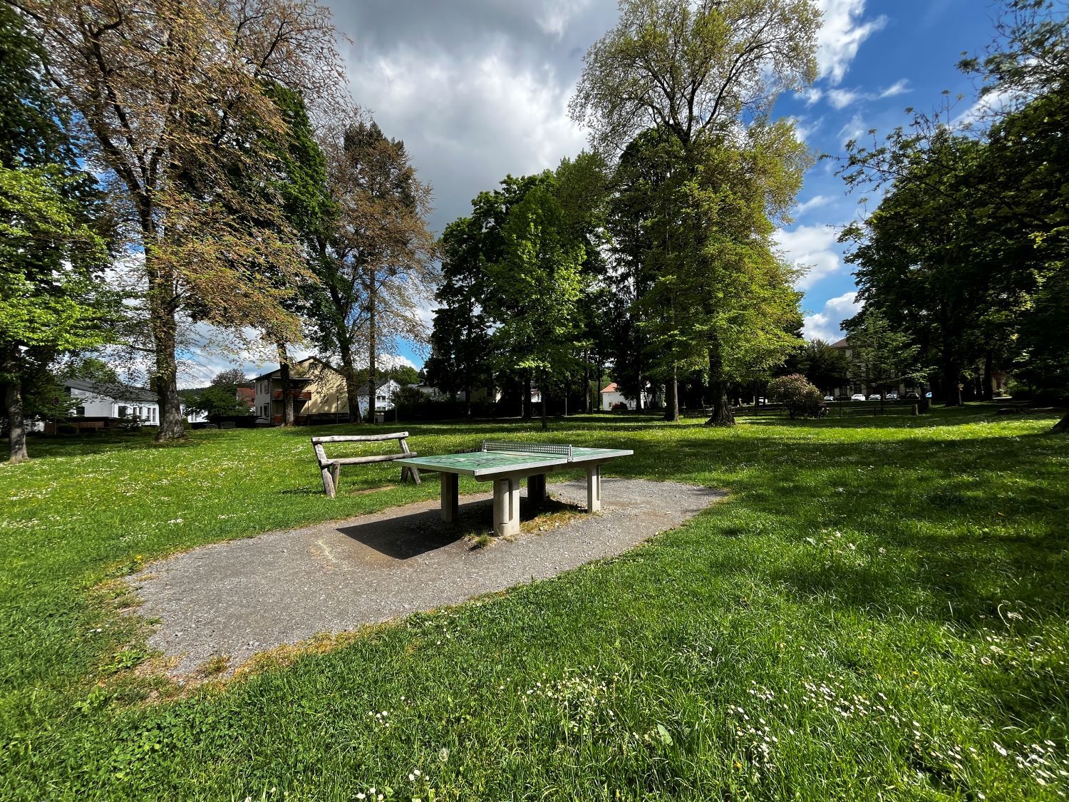 Tischtennisplatte im Bürgerpark am Stadthaus