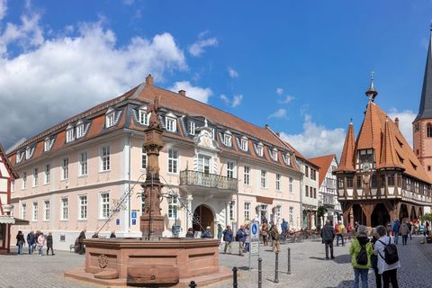 Blick auf den Marktplatz und das Historische Rathaus